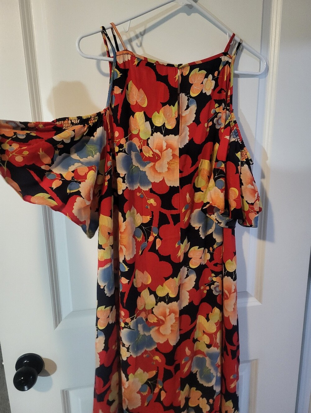 LOFT Black Floral Cold-Shoulder Quilt-Style Throw